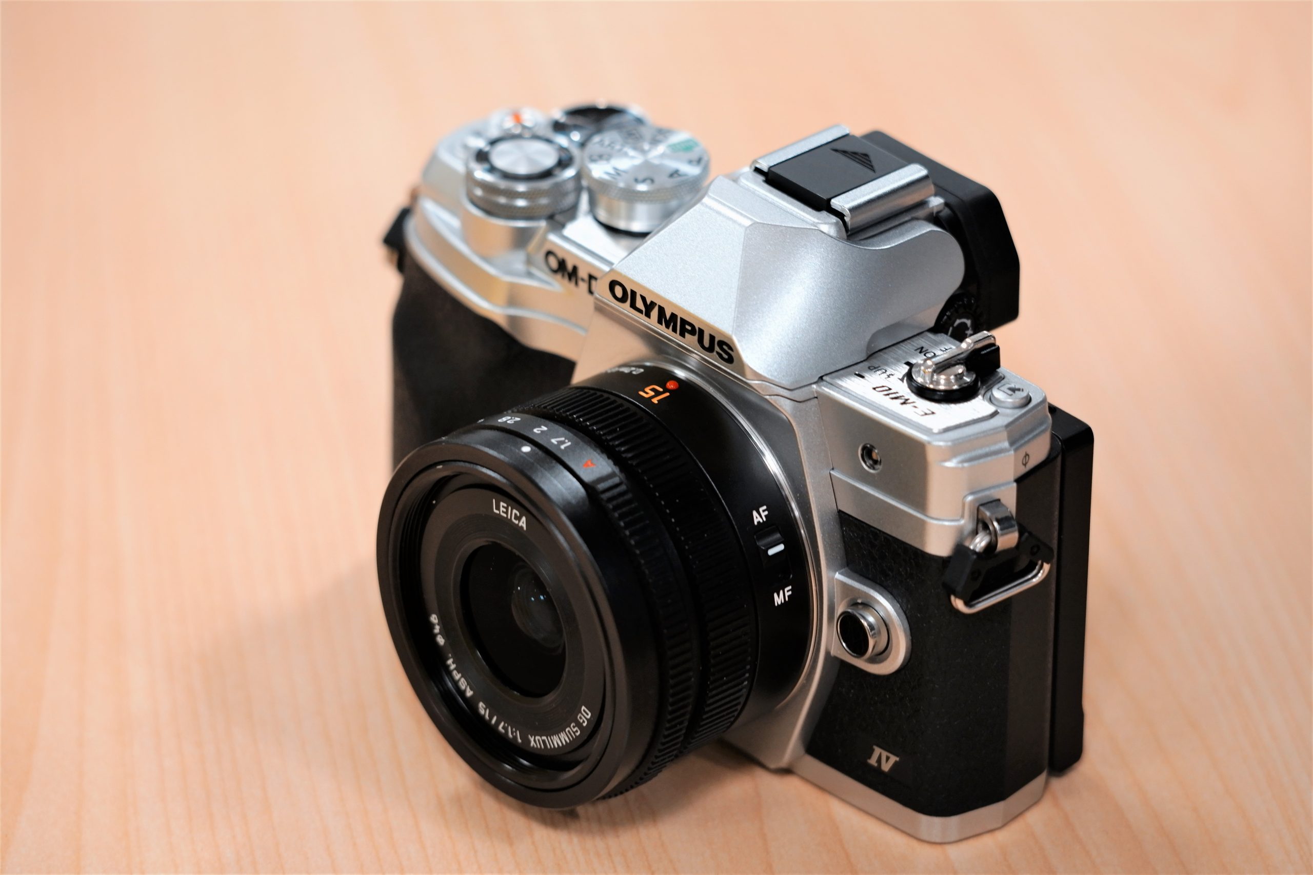 OLYMPUS】OM-D E-M10 Mark IV 夜の帳が降りる頃、南新宿を LEICAレンズ ...