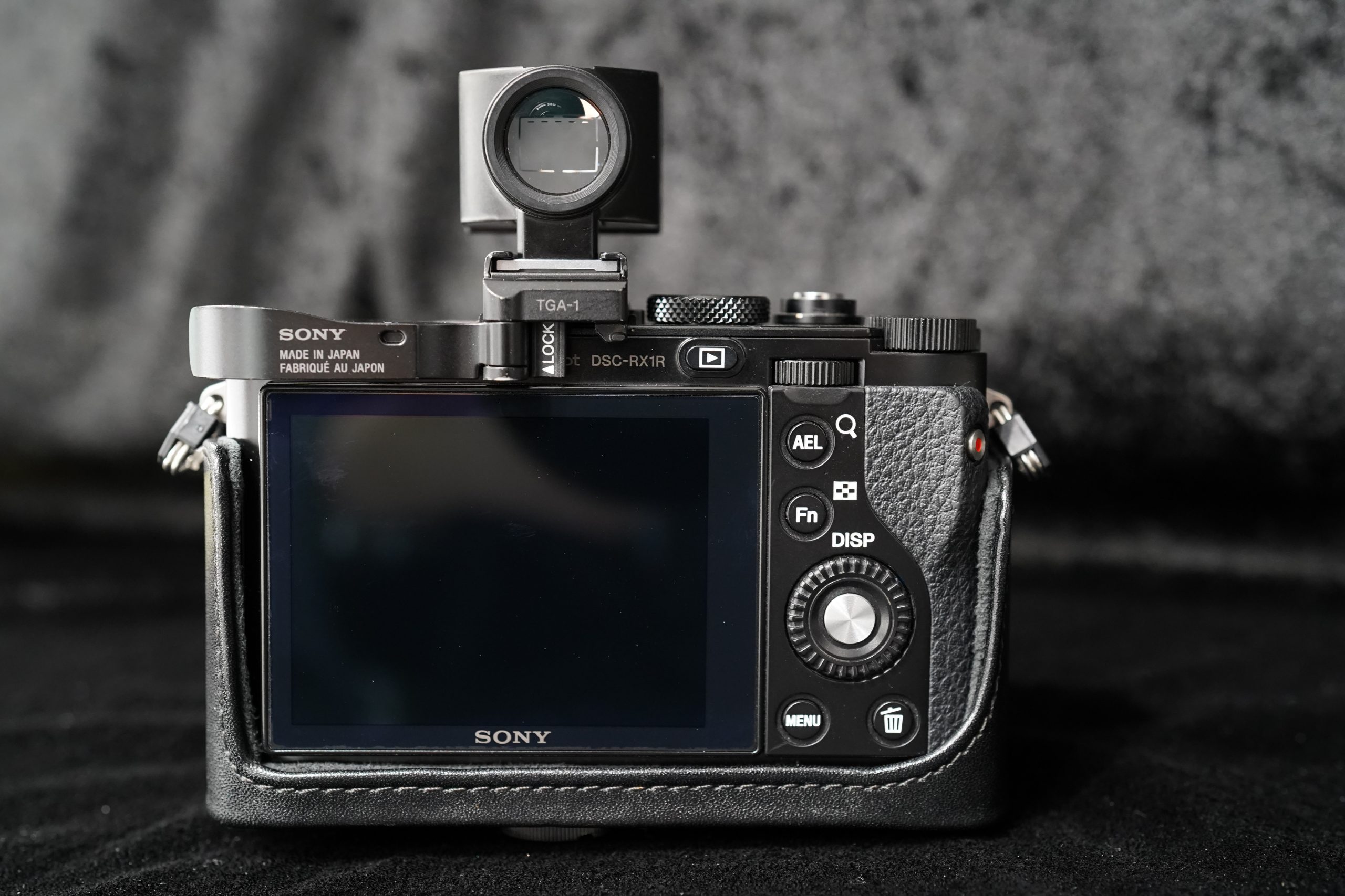SONY】RX1Rをサムグリップとファインダーで衣替え | THE MAP TIMES