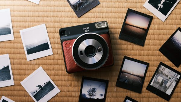 FUJIFILM instax SQUARE SQ6 チェキスクエア