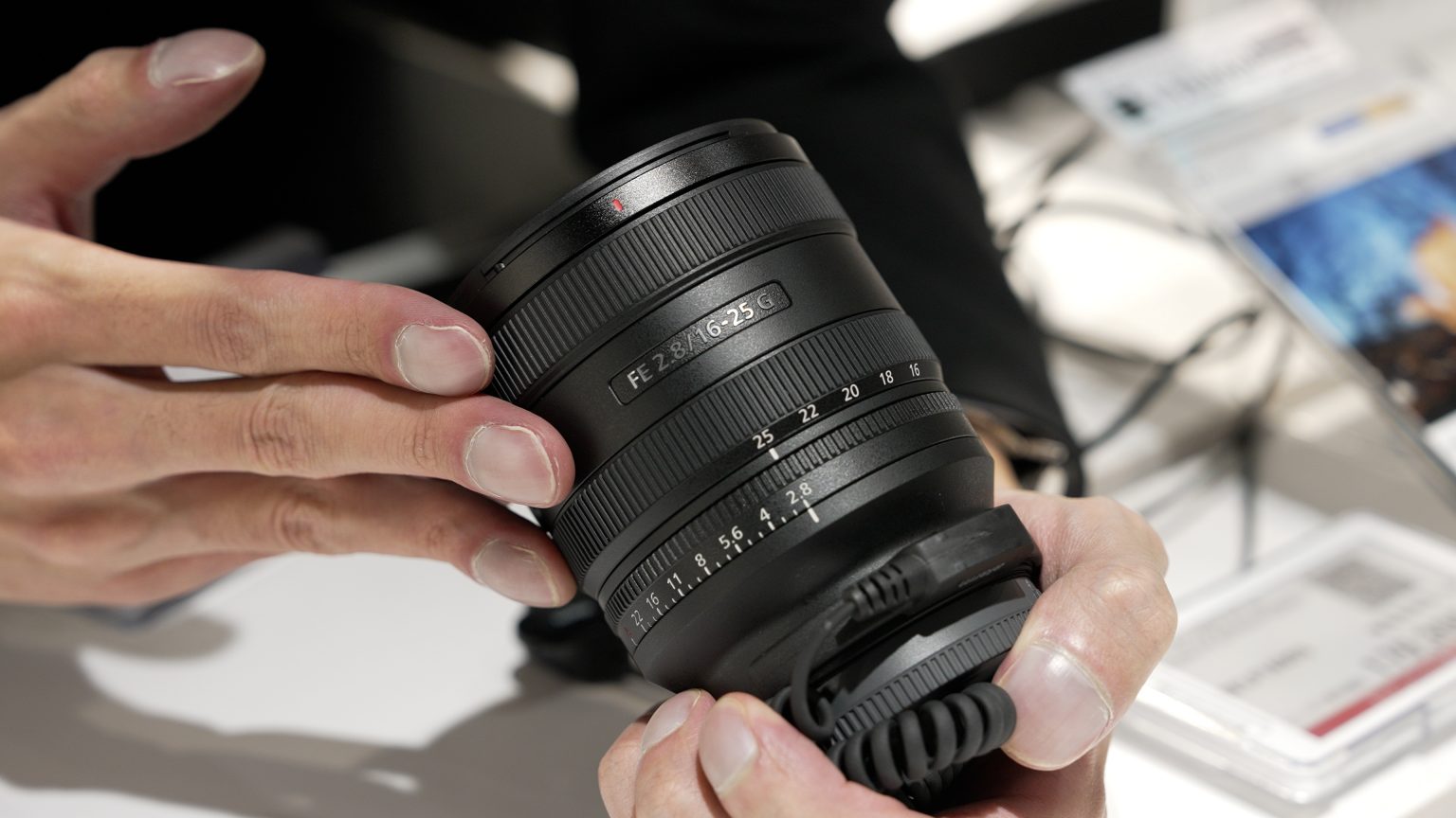 【先行レポート】新レンズ『SONY FE 16-25mm F2.8 G』を動画で紹介