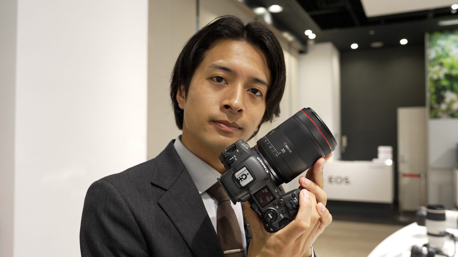 【先行レポート】新製品『Canon RF35mm F1.4 L VCM』を動画でご紹介します！