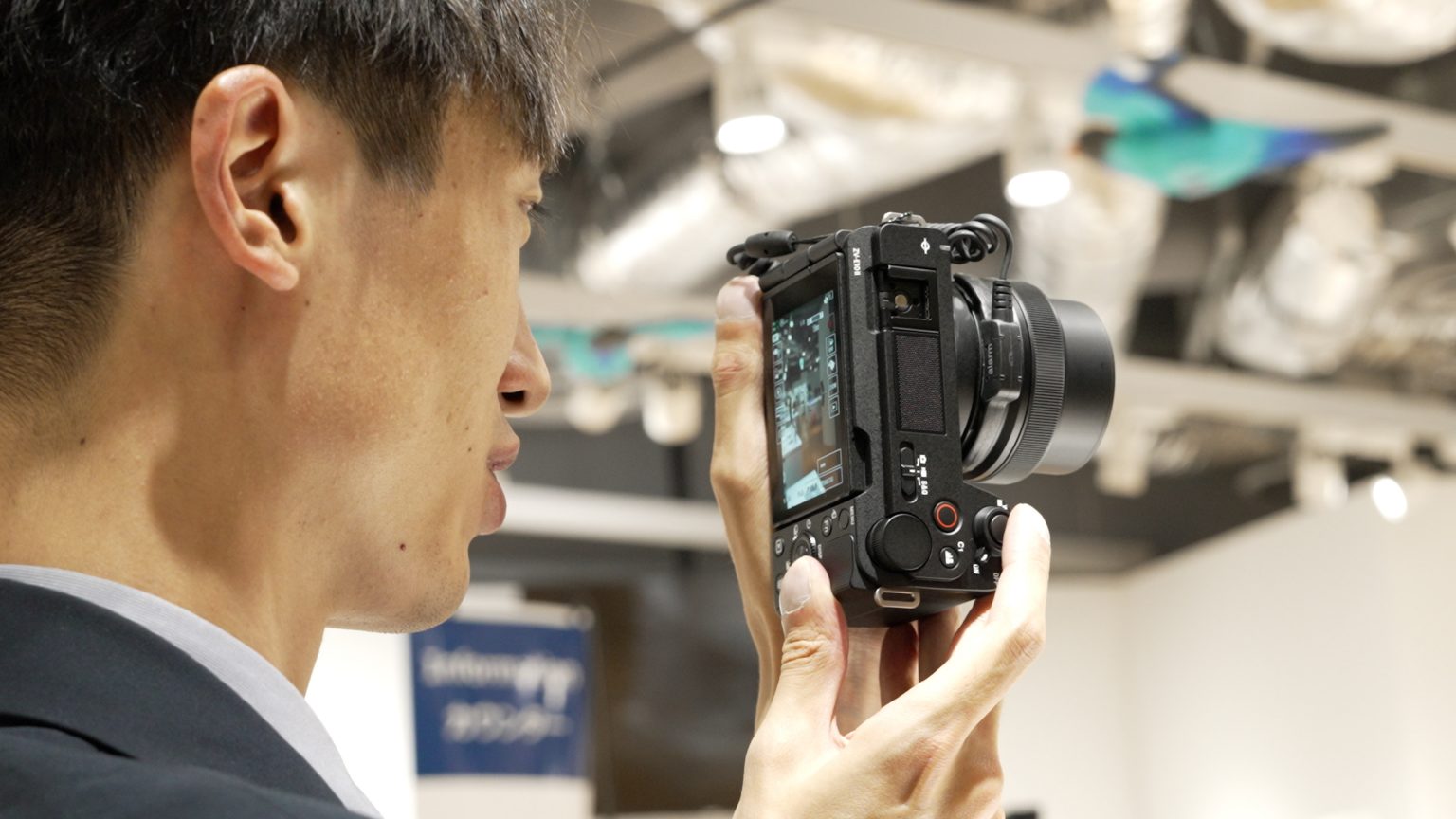 【先行レポート】自分らしい表現をもっと自由に！『SONY VLOGCAM ZV-E10 II』を動画で紹介