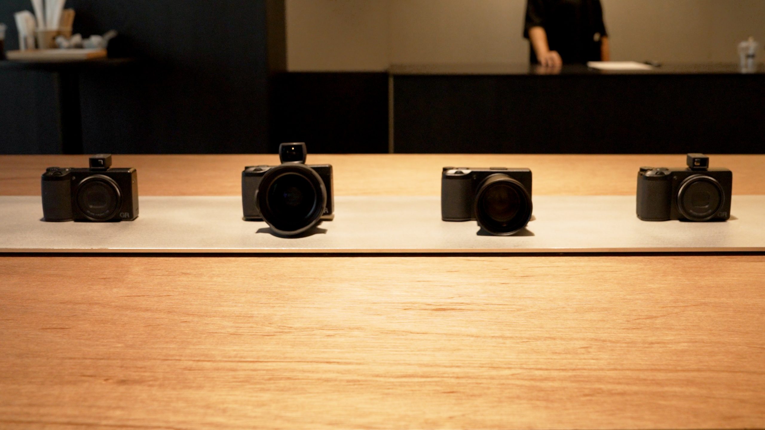 ★美品★ RICOH リコー GR III （展示品）即発送いたします Amazon | リコー RICOH GR IIIx Urban Edition メタリックグレー