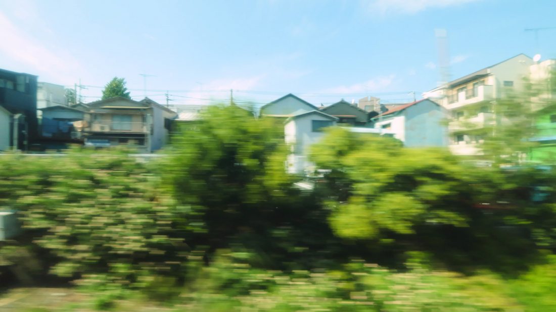 車窓の映像の切り出し