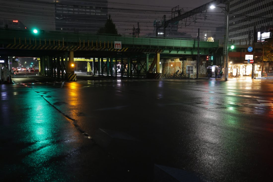 【EOS R5 Mark II】【RF15-35mm F2.8 L IS USM】雨の日の夜景 東京国際フォーラム前