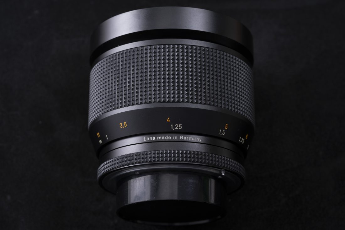 CONTAXのオールドレンズ「CONTAX Carl Zeiss 85mm F1.2 MM」の外観写真
