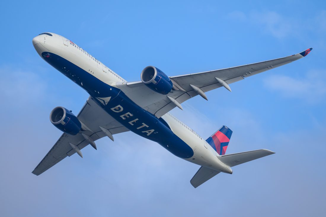 Nikon Z6IIIとNIKKOR Z 800mm F6.3 VR Sで撮影した航空機の写真