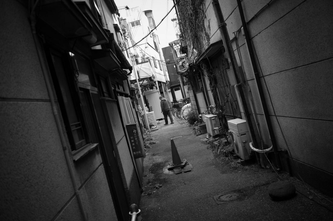 Leica M11monochromeとCOLOR-SKOPAR 35mm F3.5 Aspherical VMで撮影した街のススナップ写真