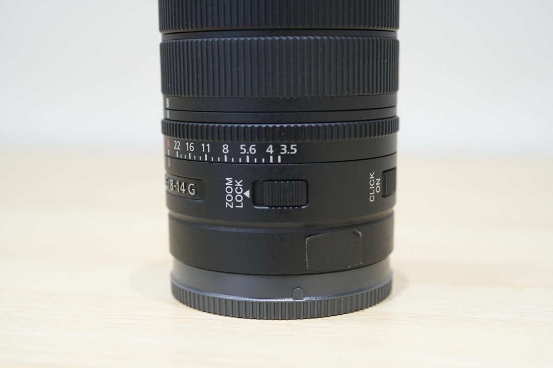 FE 8-14mm F3.5 Fisheye G SEL814Gのズームロックスイッチの写真