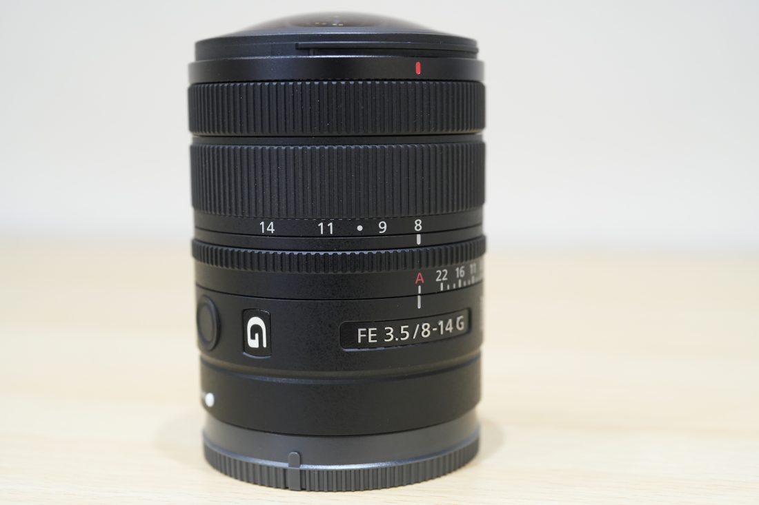 FE 8-14mm F3.5 Fisheye G SEL814GのAPS-C時に対角線魚眼撮影が可能な中間位置の指標の写真