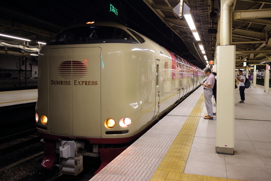 Canon EOS M2 + EF-M11-22mm F4-5.6 IS STM