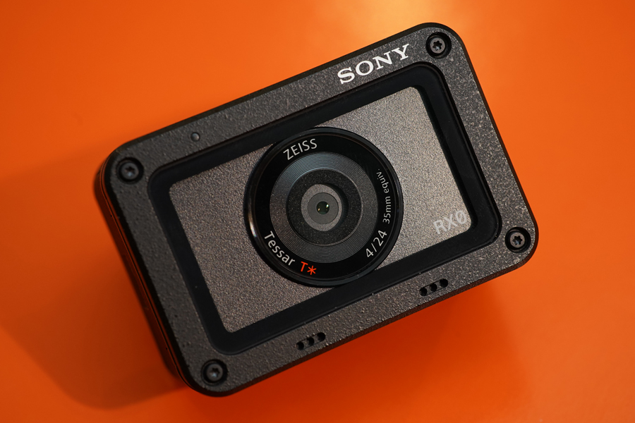 SONY DSC-RX0