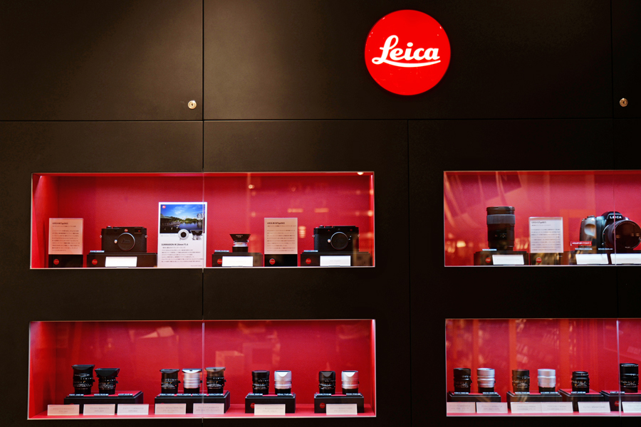 LEICA