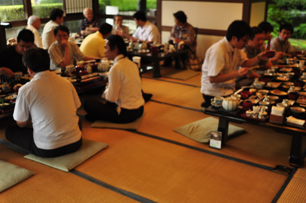 昼食の様子