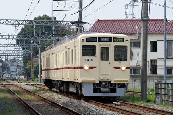 復刻カラーの6000系