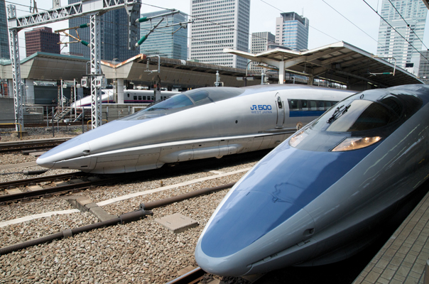 東京駅で並ぶ500系