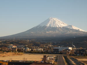 車窓から見る富士山