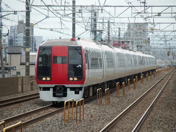 N'EX253系下総中山駅にて