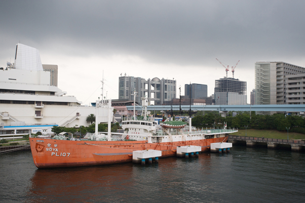 Nikon D700 +AF-S ED17-35mmF2.8D（焦点距離：35mm / 絞り：F5.6 / シャッター速度：1/1600秒 / ISO：1600）