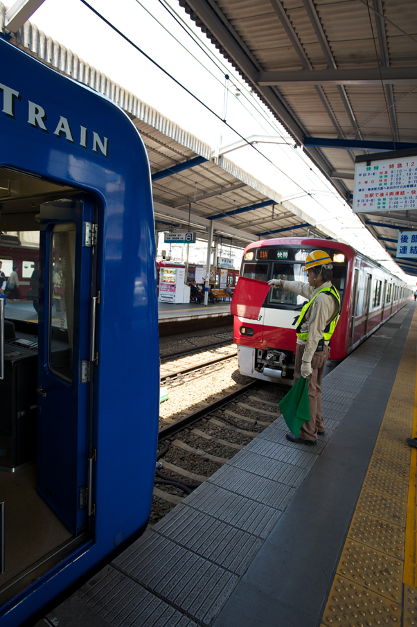 川崎駅での連結作業