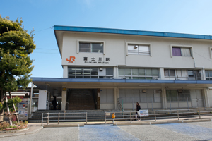 富士川駅舎