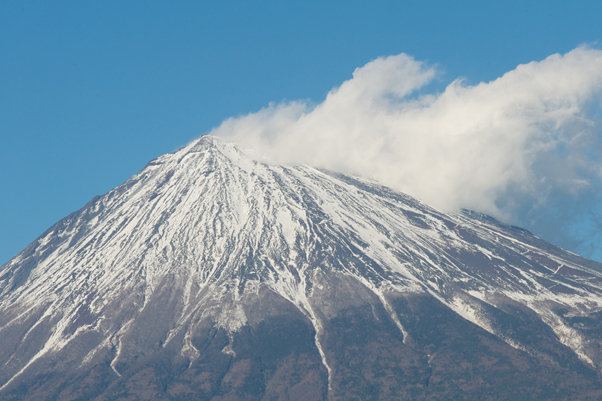 望遠レンズ（200mm）の富士山