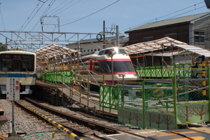 建て替え中の風祭駅