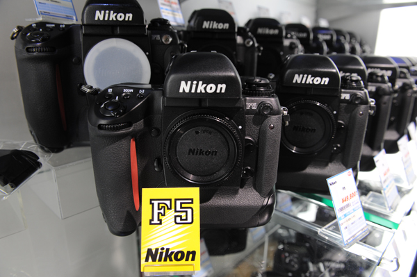 マップカメラ情報】Nikon AFフィルム一眼レフ豊作です・・・!! | THE 