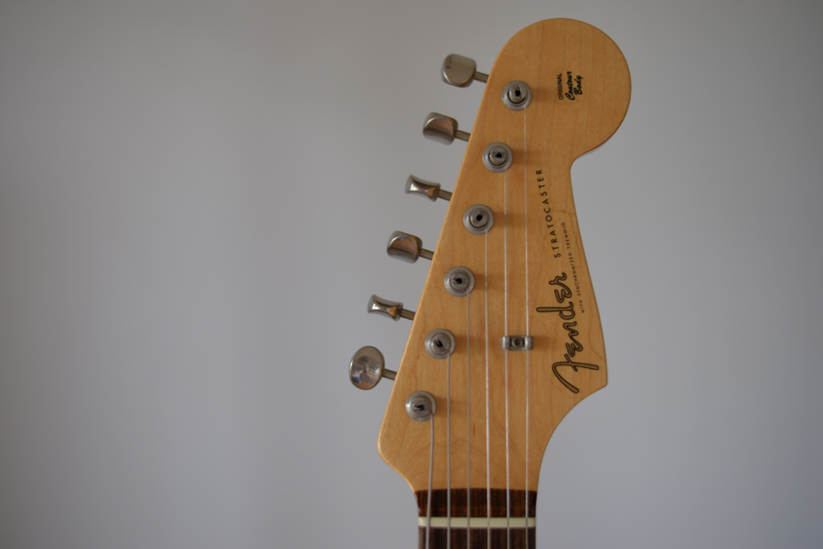 Fender STRATOCASTER