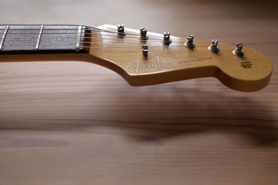 Fender STRATOCASTER