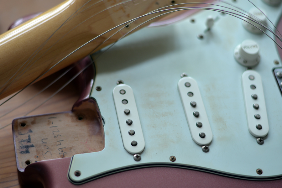 Fender STRATOCASTER