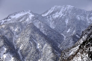 女峰山。「女峰」なのになぜか男体より険しい