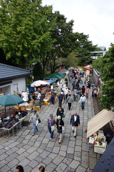 大師前駅から東門への参道