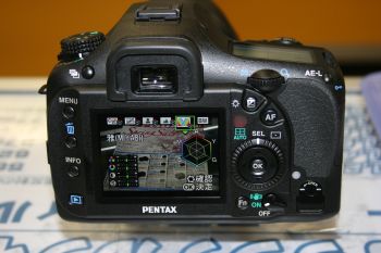 PENTAX K20D背面液晶