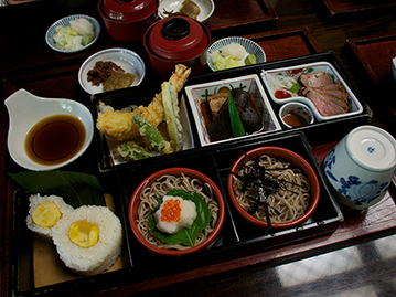 豪華な昼食