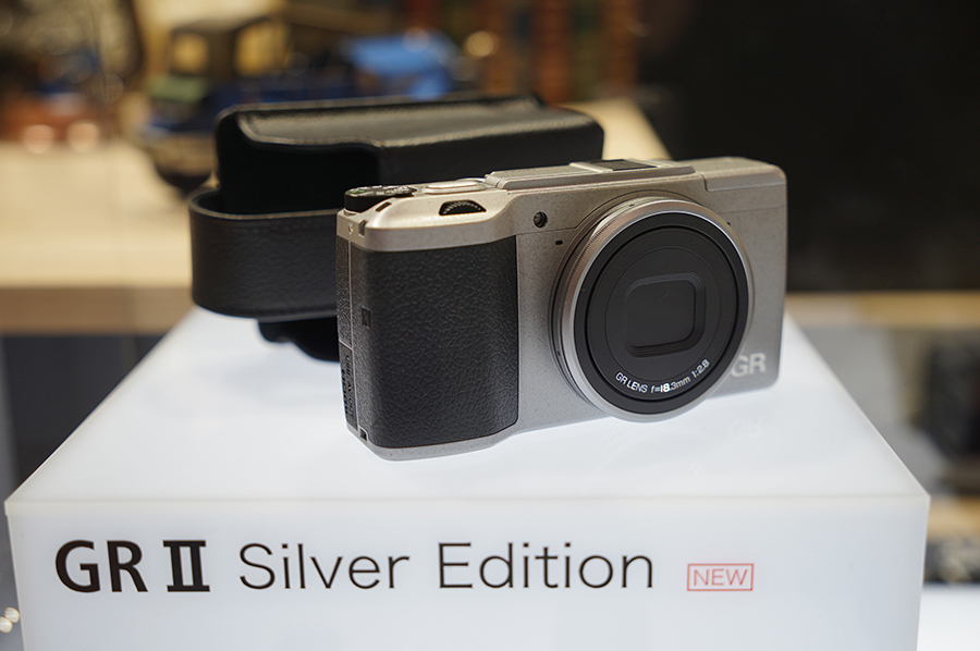 RICOH GRII Silver Edition