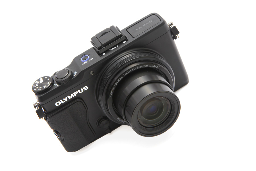 Olympus Stylus XZ-2 12.0MP コンパクト カメラ