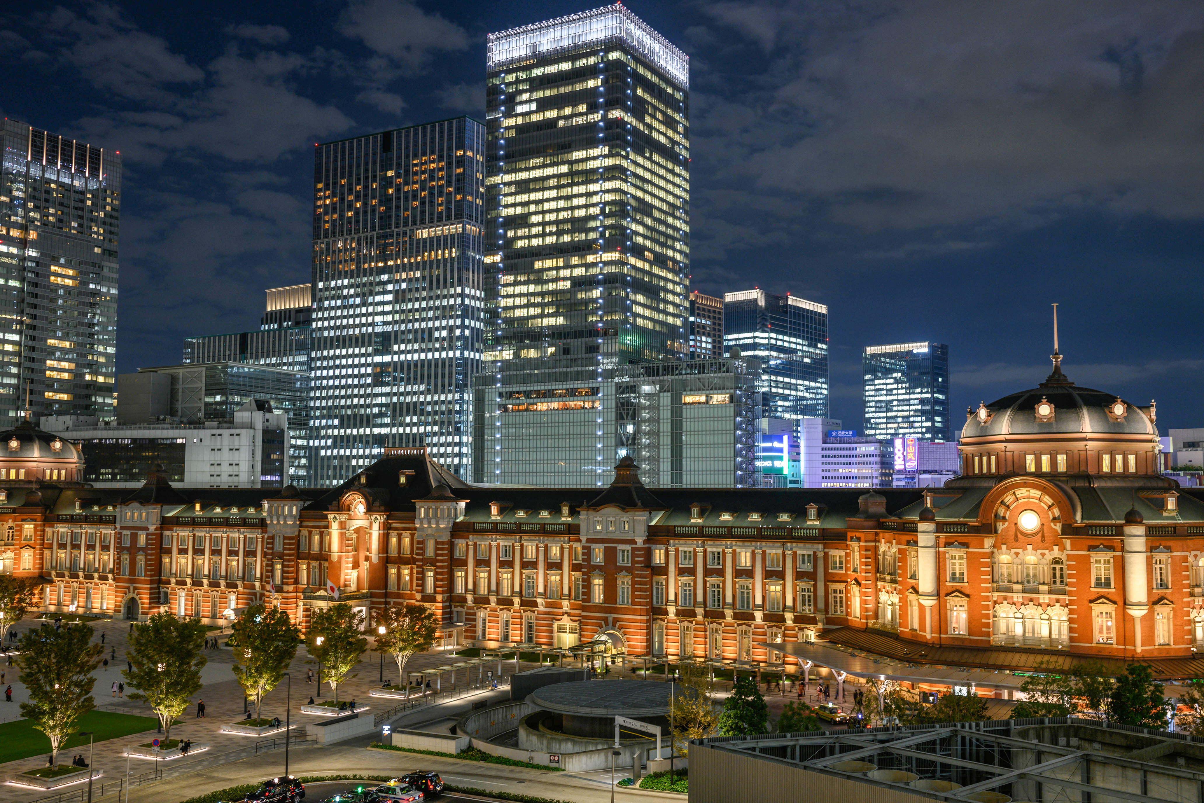 Tokyo station. Шинджуку станция Токио. Маруноути Токио. ЖД вокзал Токио. Блюмельфельд Токио.