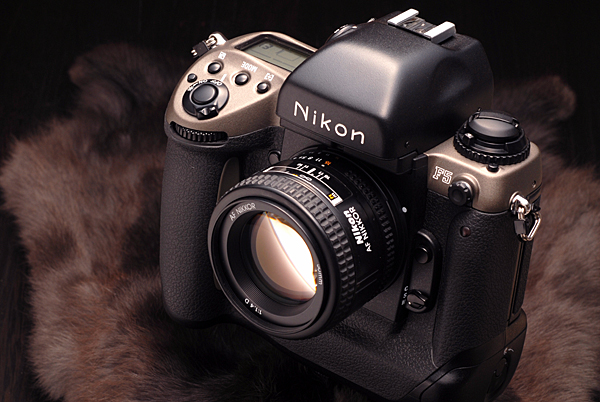 マップカメラコレクション】Nikon F5 （ニコンカメラ50周年記念モデル